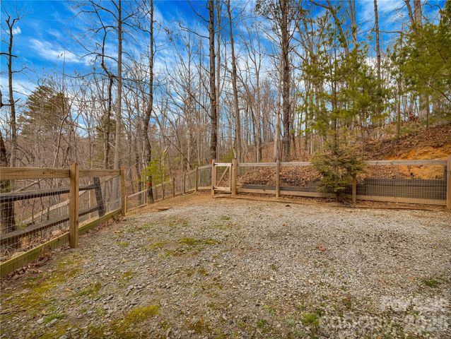 184 Deep Woods Lane, Saluda, NC 28773