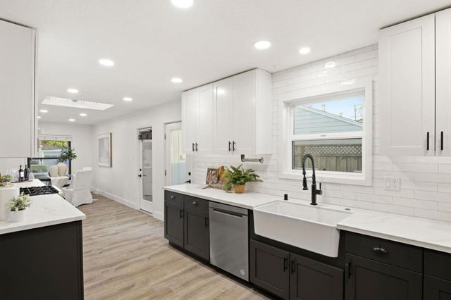 219 D Street, Redwood City, CA 94063