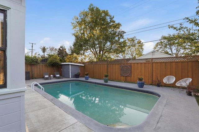 219 D Street, Redwood City, CA 94063