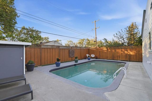 219 D Street, Redwood City, CA 94063