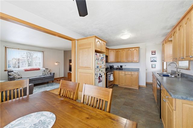 11 Madison Drive, Zelienople Boro, PA 16063