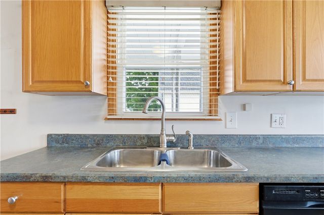 11 Madison Drive, Zelienople Boro, PA 16063