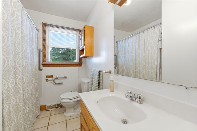 11 Madison Drive, Zelienople Boro, PA 16063