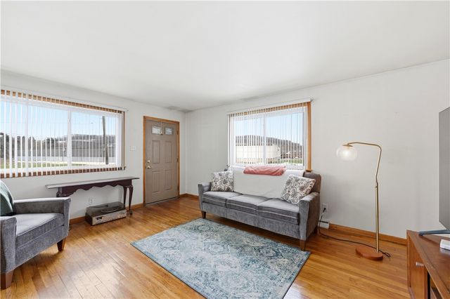 11 Madison Drive, Zelienople Boro, PA 16063