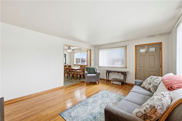 11 Madison Drive, Zelienople Boro, PA 16063