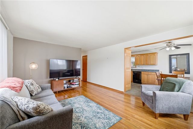 11 Madison Drive, Zelienople Boro, PA 16063