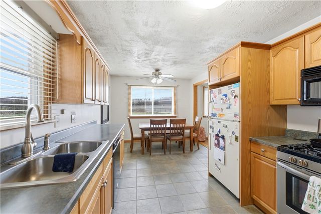 11 Madison Drive, Zelienople Boro, PA 16063