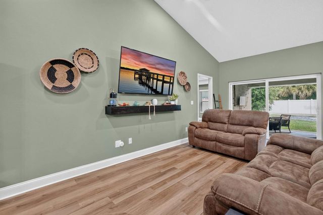 5 LYNTON PLACE, Palm Coast, FL 32137