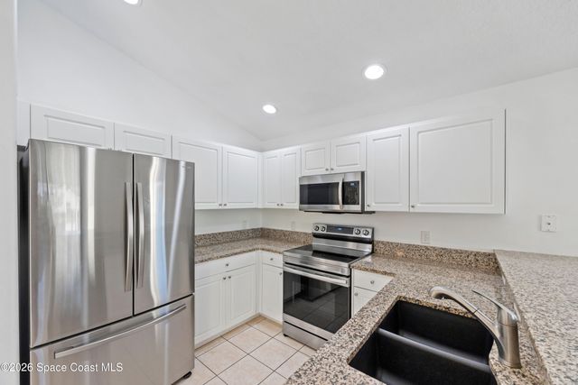 2140 Chinaberry Circle SE, Palm Bay, FL 32909