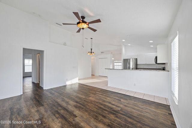 2140 Chinaberry Circle SE, Palm Bay, FL 32909