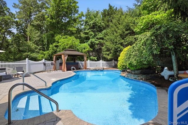 48 Province Drive, South Setauket, NY 11720