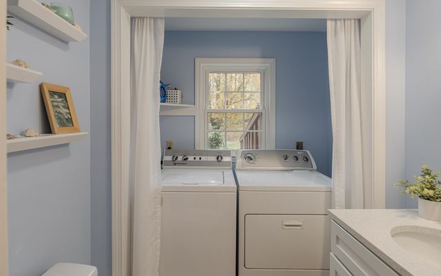 110 Arch St Apt 42, Keene, NH 03431