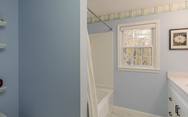 110 Arch St Apt 42, Keene, NH 03431