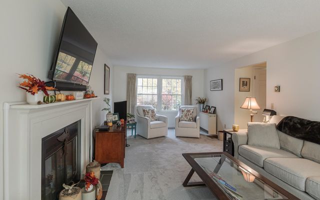 110 Arch St Apt 42, Keene, NH 03431