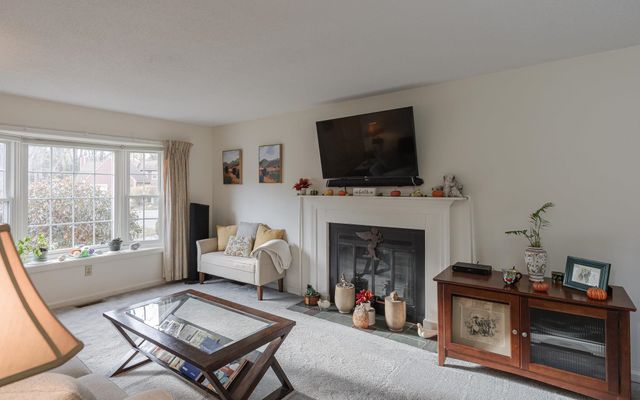 110 Arch St Apt 42, Keene, NH 03431