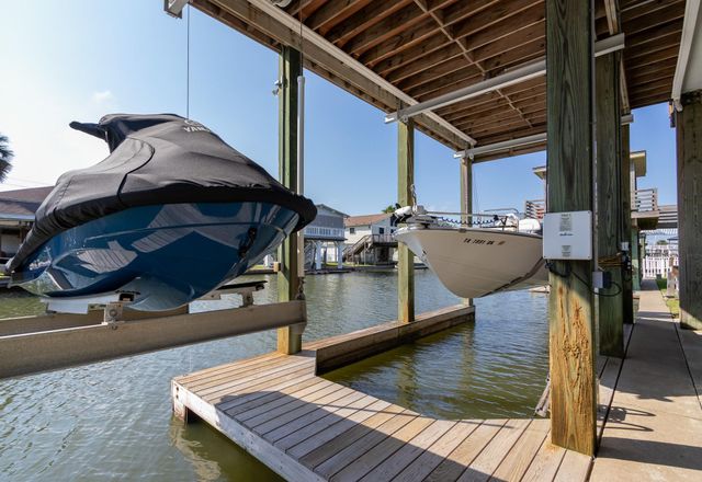 21815 Matagorda Drive, Galveston, TX 77554