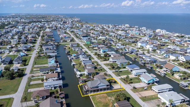 21815 Matagorda Drive, Galveston, TX 77554