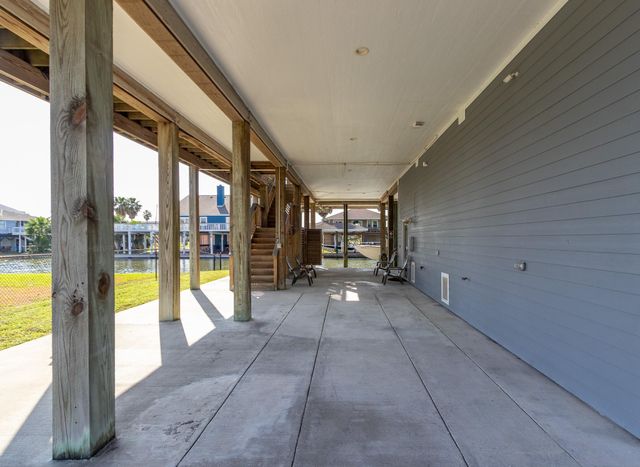 21815 Matagorda Drive, Galveston, TX 77554