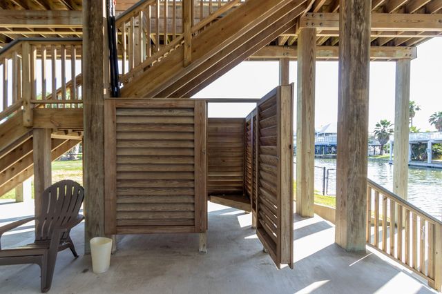 21815 Matagorda Drive, Galveston, TX 77554