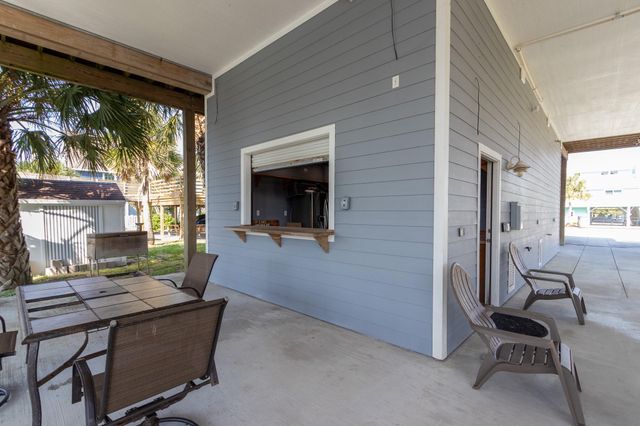 21815 Matagorda Drive, Galveston, TX 77554