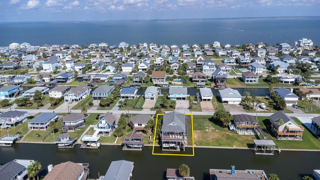 21815 Matagorda Drive, Galveston, TX 77554