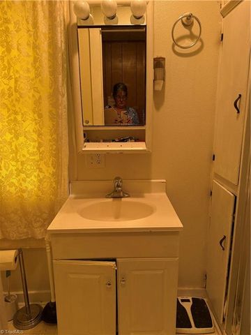 455 Cave Road, Dobson, NC 27017