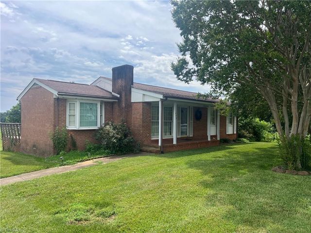 455 Cave Road, Dobson, NC 27017
