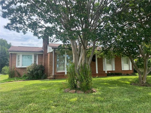 455 Cave Road, Dobson, NC 27017