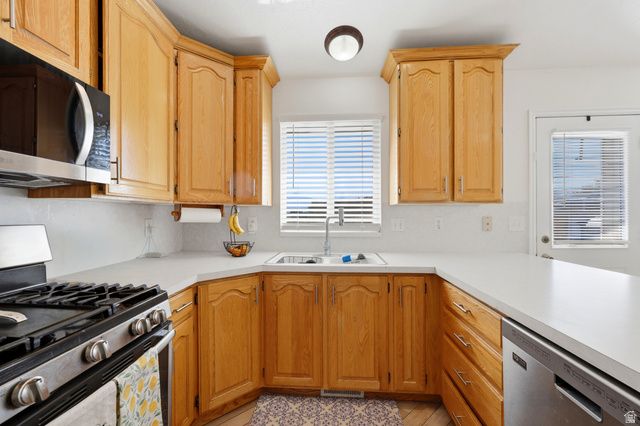 14053 S LOWE PEAK DR, Riverton, UT 84096