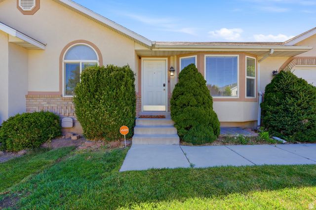 14053 S LOWE PEAK DR, Riverton, UT 84096