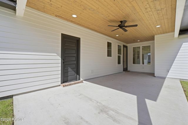 111 Stapleton Drive, Carencro, LA 70520