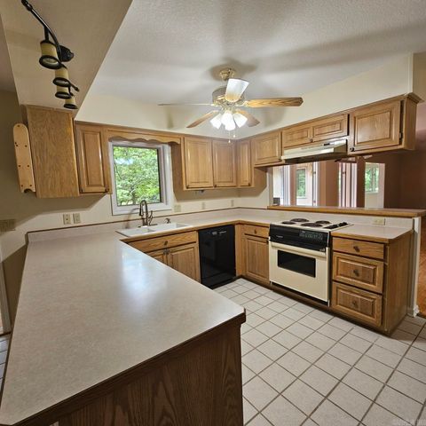 127 Cifuentes Way, Hot Springs Village, AR 71909