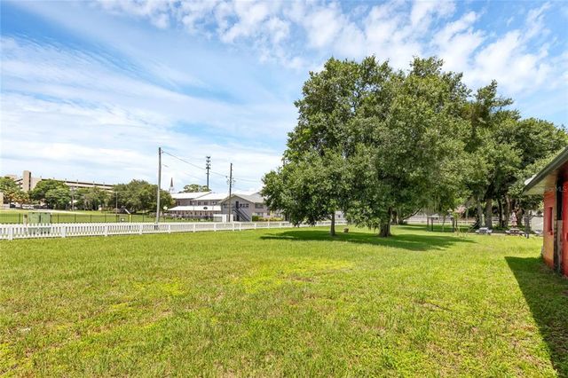 E MAIN STREET, Tavares, FL 32778