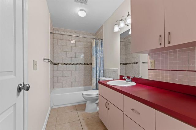 2550 NW 54TH BOULEVARD, Gainesville, FL 32653