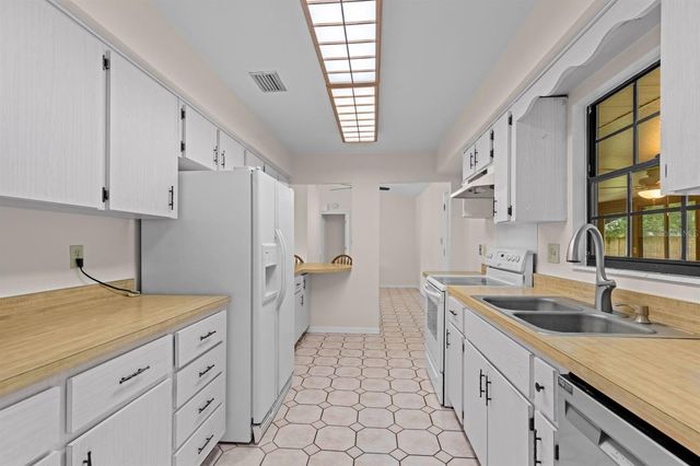 2550 NW 54TH BOULEVARD, Gainesville, FL 32653