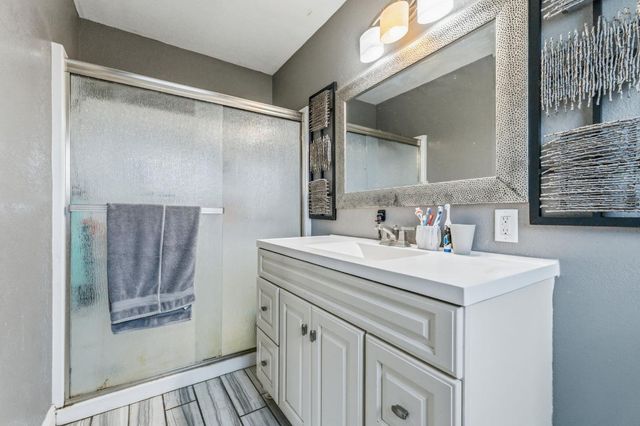 208 S Hughes Avenue, Fresno, CA 93706