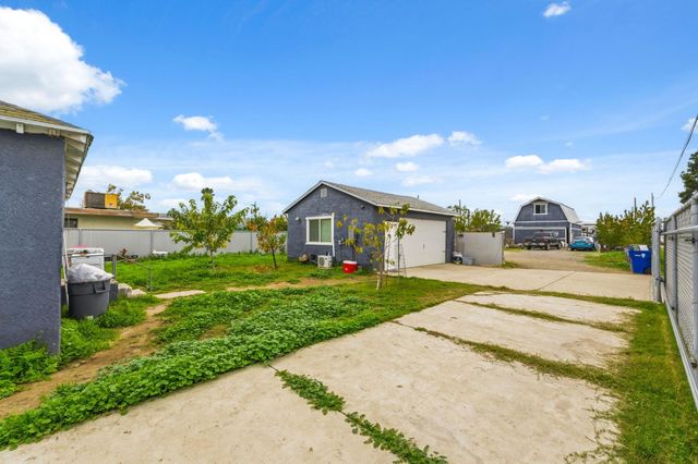 208 S Hughes Avenue, Fresno, CA 93706