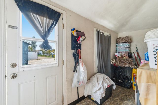 208 S Hughes Avenue, Fresno, CA 93706