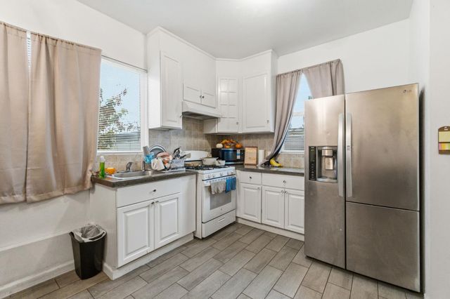 208 S Hughes Avenue, Fresno, CA 93706