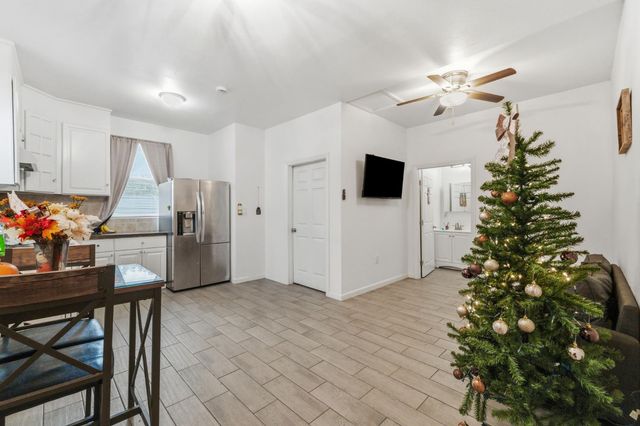 208 S Hughes Avenue, Fresno, CA 93706