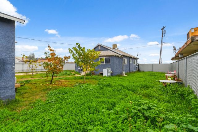 208 S Hughes Avenue, Fresno, CA 93706