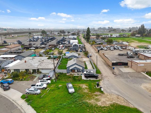208 S Hughes Avenue, Fresno, CA 93706