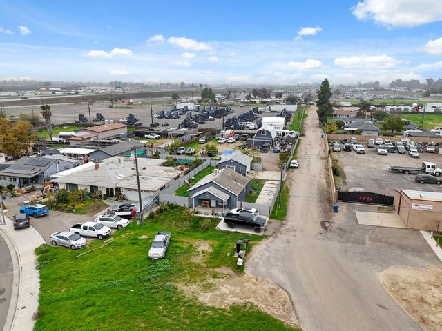 208 S Hughes Avenue, Fresno, CA 93706