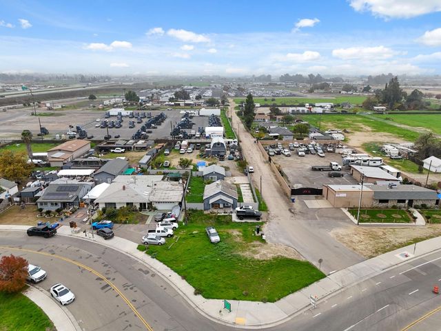 208 S Hughes Avenue, Fresno, CA 93706