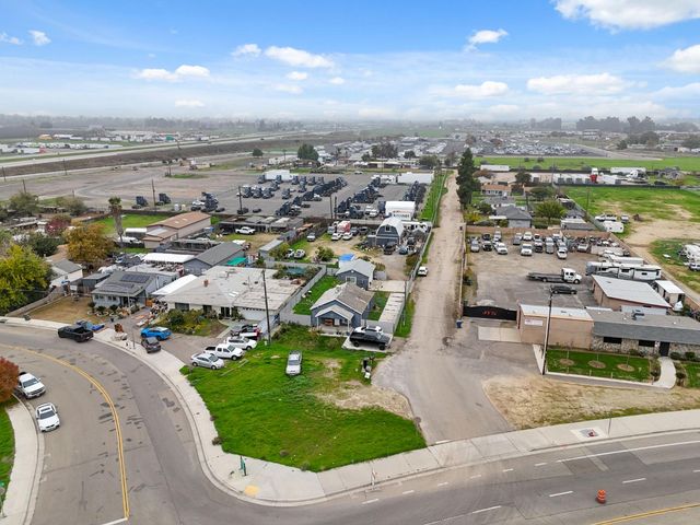 208 S Hughes Avenue, Fresno, CA 93706