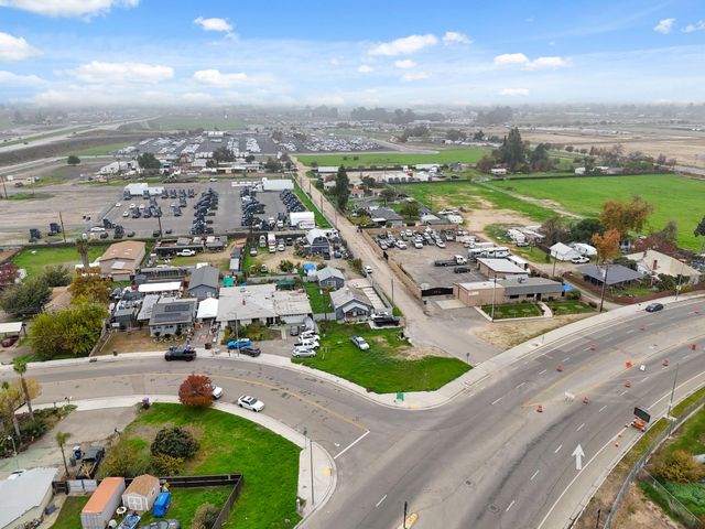 208 S Hughes Avenue, Fresno, CA 93706