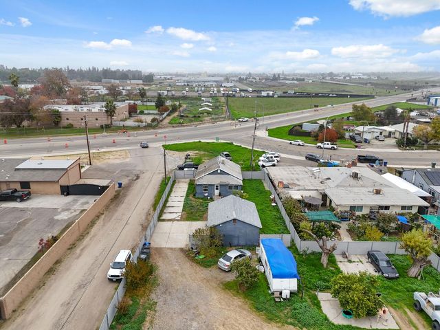 208 S Hughes Avenue, Fresno, CA 93706