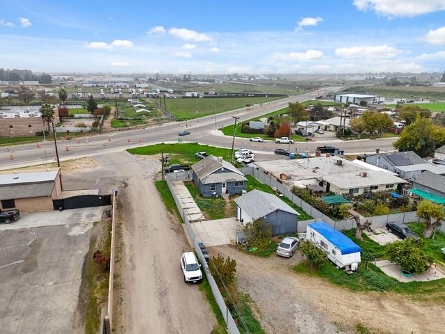 208 S Hughes Avenue, Fresno, CA 93706