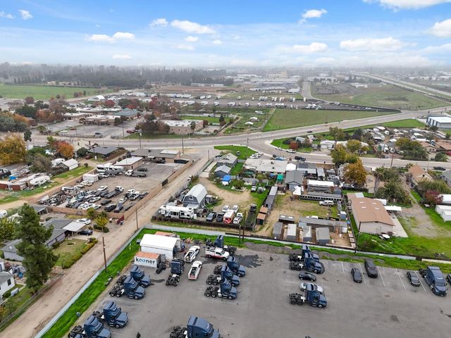 208 S Hughes Avenue, Fresno, CA 93706