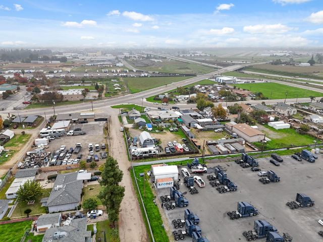 208 S Hughes Avenue, Fresno, CA 93706